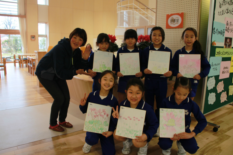 シクラメンの絵の贈呈式