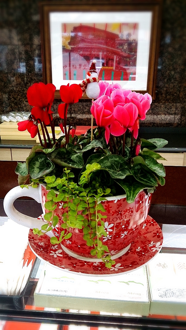 店頭の花飾りのご依頼♪