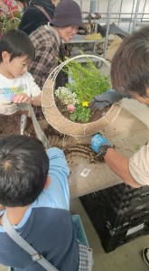 12049368_889544151123652_8432125716037463408_n