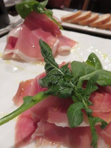 12212098_957596097651790_1181480151_n