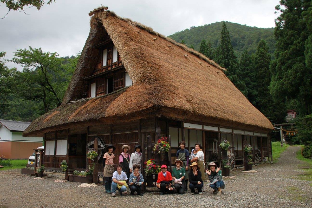 日本ハンギングバスケット協会北陸支部１５周年記念特別展示