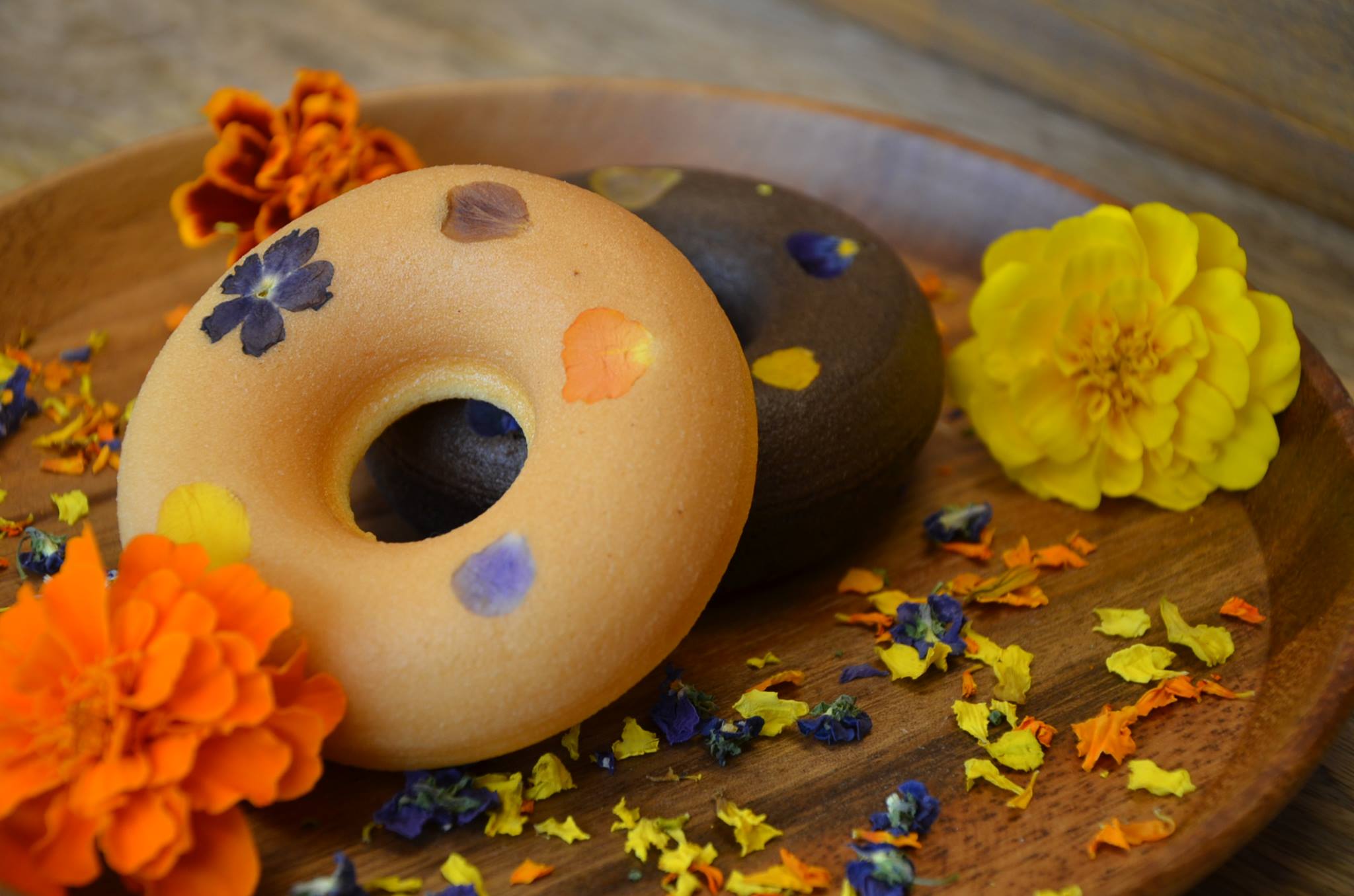 エディブルフラワーのドーナツ！！