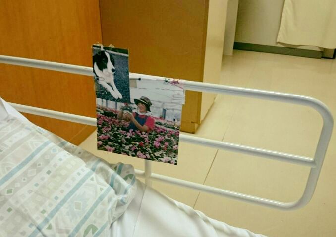 入院中のベッド脇