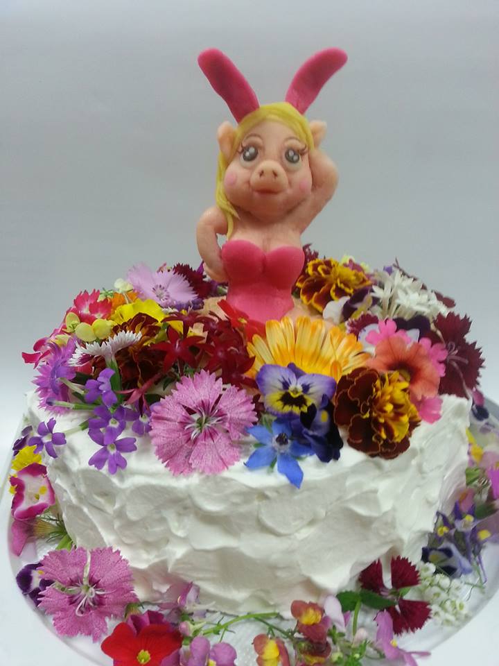 美食花いっぱいのスペシャルケーキ！！