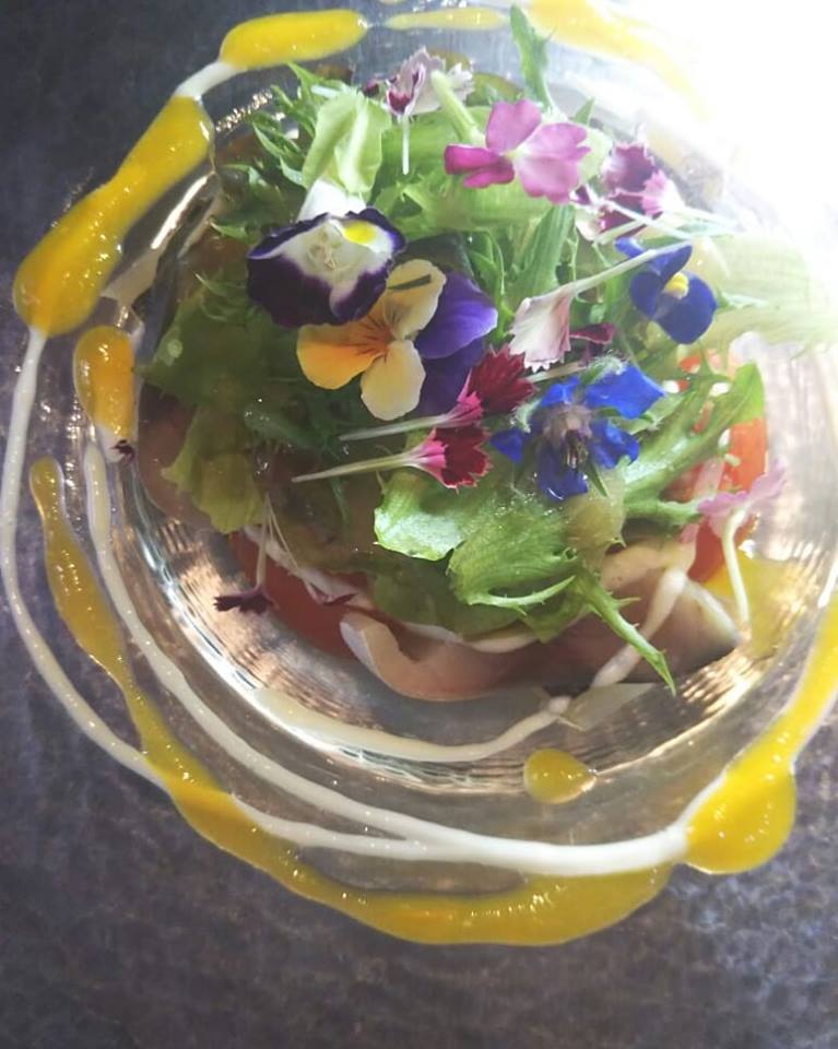 お花いっぱいのお皿♪