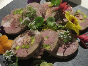 49897803_2042992919112097_167328975209627648_o