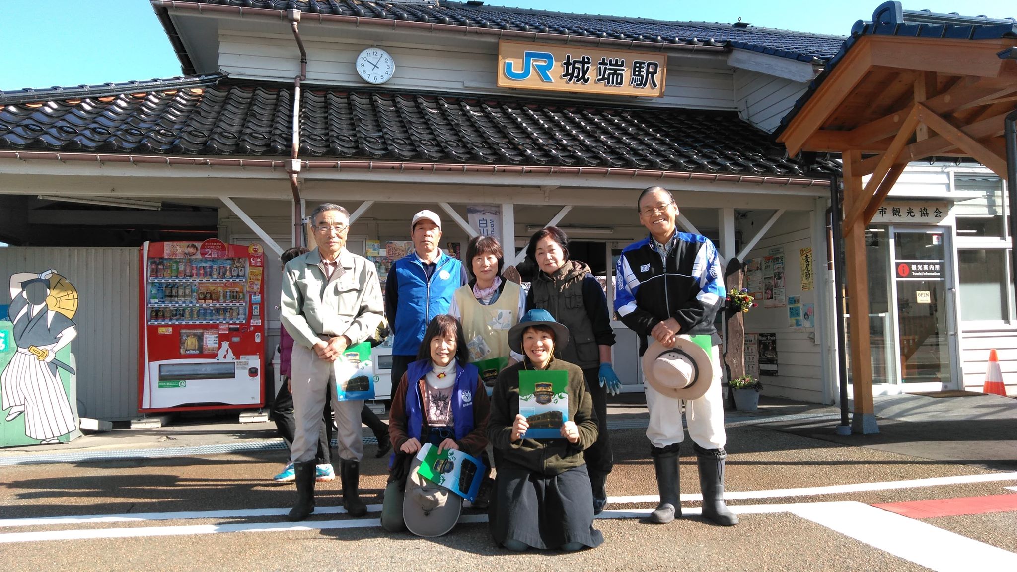 駅前花飾り2019冬バージョン完成☆
