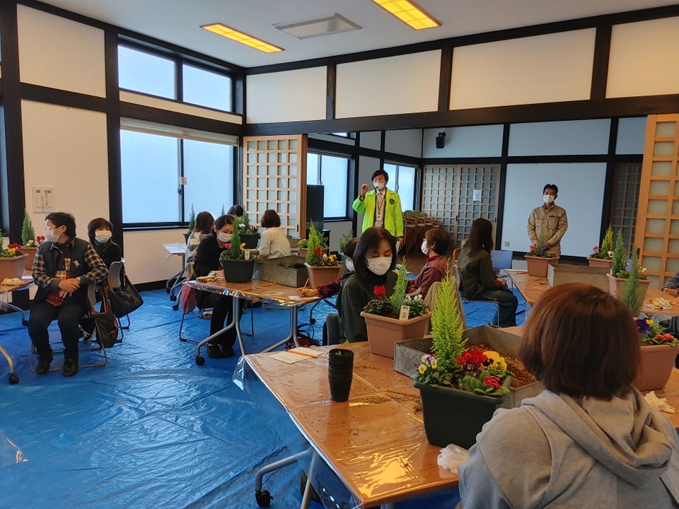 今週も寄せ植え教室❀